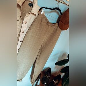 Quilted Relaxed-Fit Pants – Soft Padded Diamond Texture  | Modern Minimalist (L)